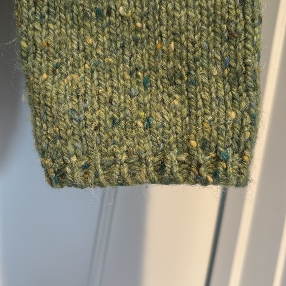 LL Bean V neck lambswool / mohair blend chunky cable knit sweater - Picture 4 of 12